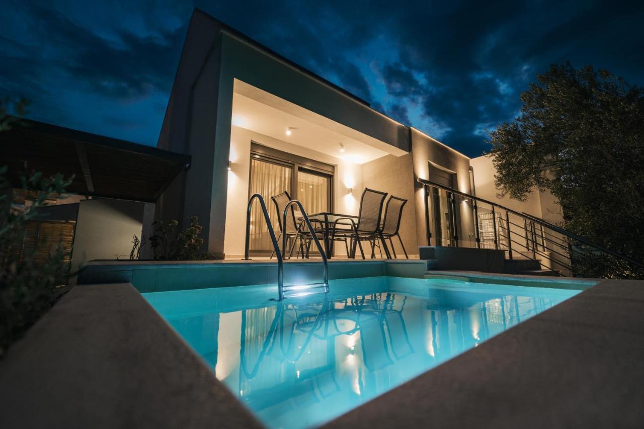 Octo Villas Complex Nea Iraklitsa Exteriör bild