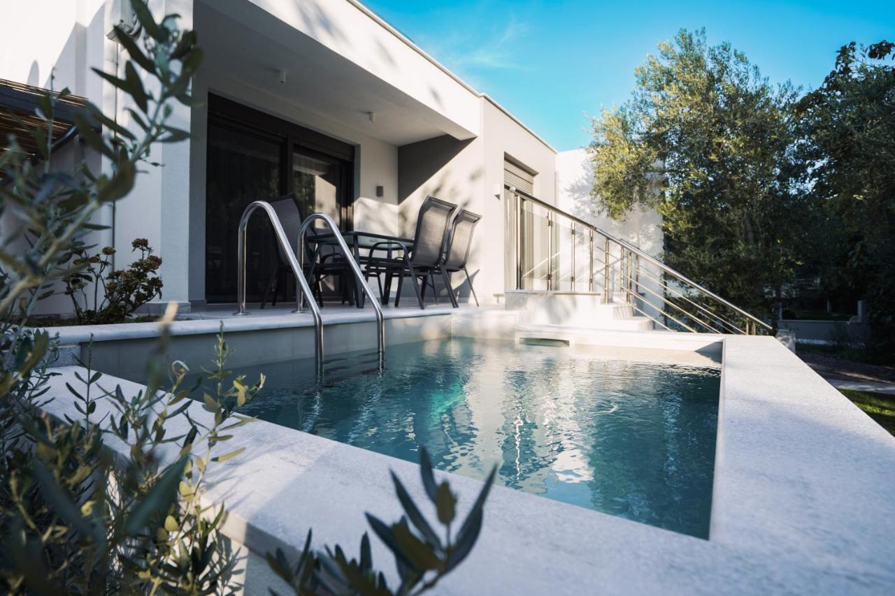Octo Villas Complex Nea Iraklitsa Exteriör bild